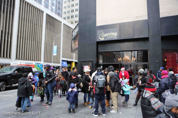 Photo Coverage: Friars Club Hosts Holiday Party for NYC Underprivileged Children Image