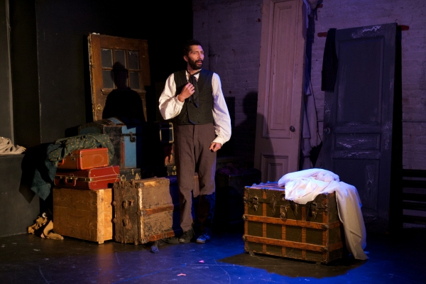 Photo Flash: First Look at Blessed Unrest's A CHRISTMAS CAROL, Now Playing 