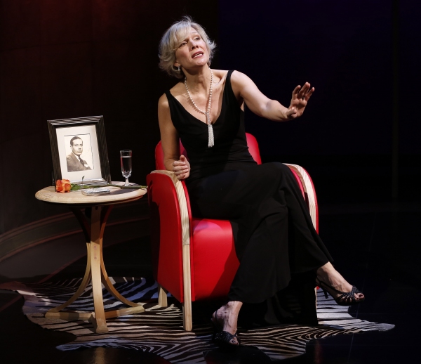 Photo Flash: First Look at Stevie Holland in York Theatre Company's 'LOVE, LINDA' Image