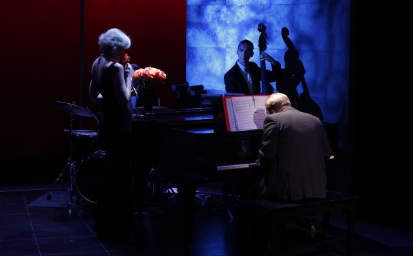 Photo Flash: First Look at Stevie Holland in York Theatre Company's 'LOVE, LINDA' Image