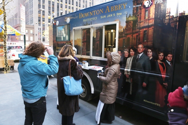Photo Coverage: A GENTLEMAN'S GUIDE TO LOVE AND MURDER Cast Has Afternoon Tea at Downton Abbey Food Truck! Image