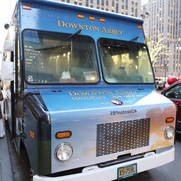 Photo Coverage: A GENTLEMAN'S GUIDE TO LOVE AND MURDER Cast Has Afternoon Tea at Downton Abbey Food Truck! Image