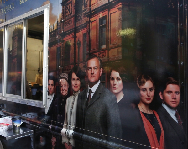 Photo Coverage: A GENTLEMAN'S GUIDE TO LOVE AND MURDER Cast Has Afternoon Tea at Downton Abbey Food Truck! Image