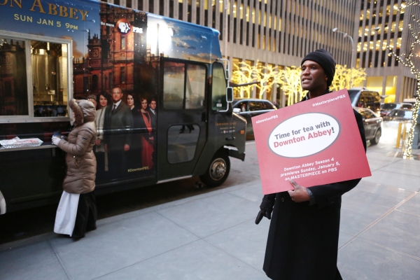 Photo Coverage: A GENTLEMAN'S GUIDE TO LOVE AND MURDER Cast Has Afternoon Tea at Downton Abbey Food Truck! Image