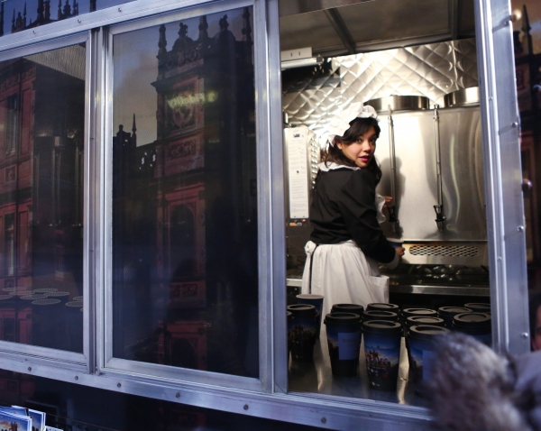 Photo Coverage: A GENTLEMAN'S GUIDE TO LOVE AND MURDER Cast Has Afternoon Tea at Downton Abbey Food Truck! Image