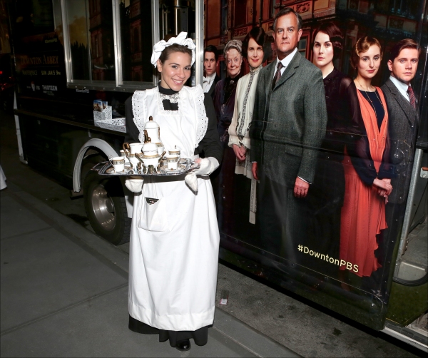 Photo Coverage: A GENTLEMAN'S GUIDE TO LOVE AND MURDER Cast Has Afternoon Tea at Downton Abbey Food Truck! Image