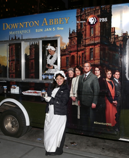 Photo Coverage: A GENTLEMAN'S GUIDE TO LOVE AND MURDER Cast Has Afternoon Tea at Downton Abbey Food Truck! Image