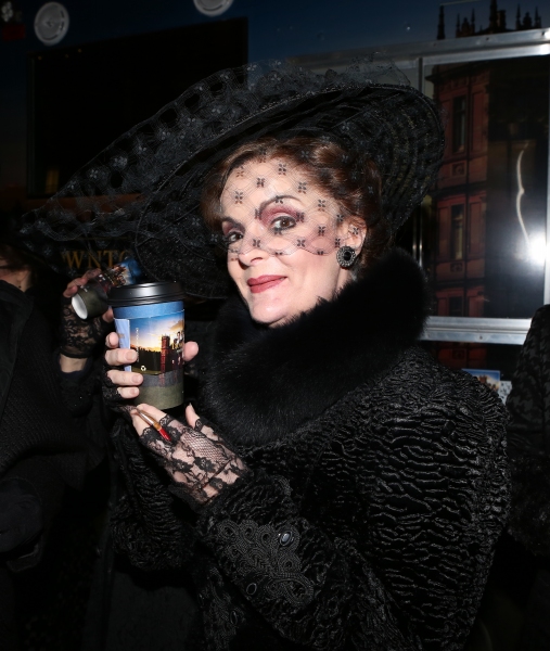 Photo Coverage: A GENTLEMAN'S GUIDE TO LOVE AND MURDER Cast Has Afternoon Tea at Downton Abbey Food Truck! Image