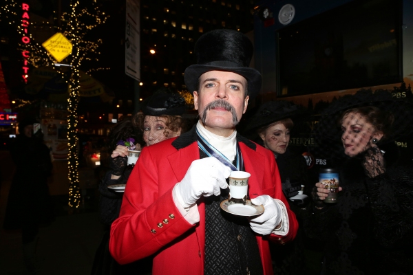 Photo Coverage: A GENTLEMAN'S GUIDE TO LOVE AND MURDER Cast Has Afternoon Tea at Downton Abbey Food Truck! Image