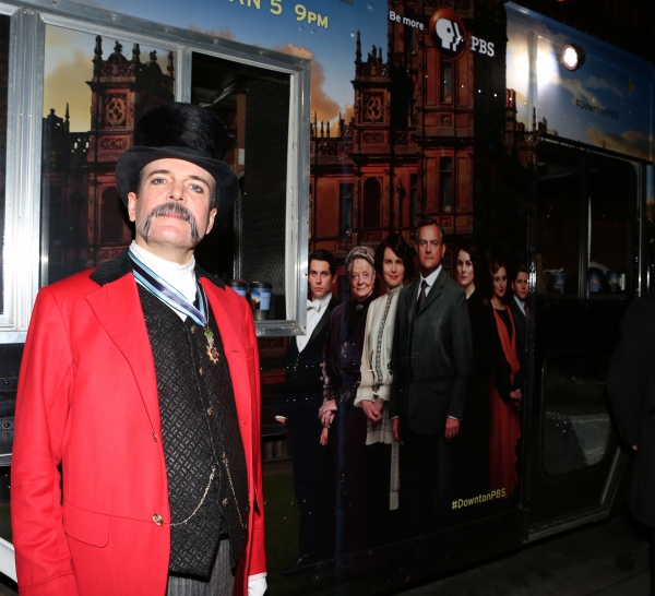 Photo Coverage: A GENTLEMAN'S GUIDE TO LOVE AND MURDER Cast Has Afternoon Tea at Downton Abbey Food Truck! Image