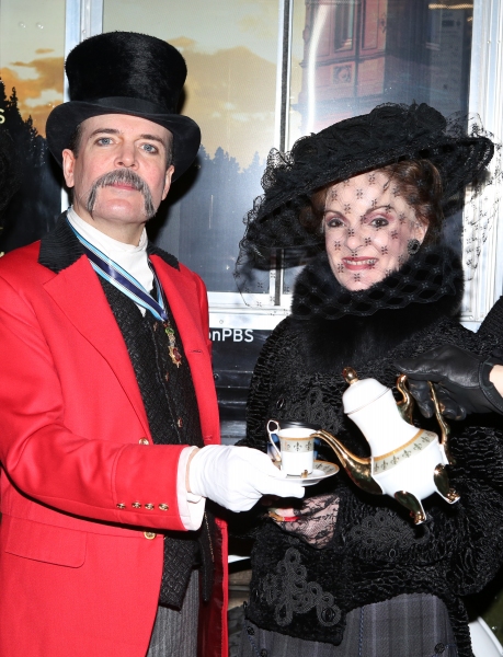 Photo Coverage: A GENTLEMAN'S GUIDE TO LOVE AND MURDER Cast Has Afternoon Tea at Downton Abbey Food Truck! Image