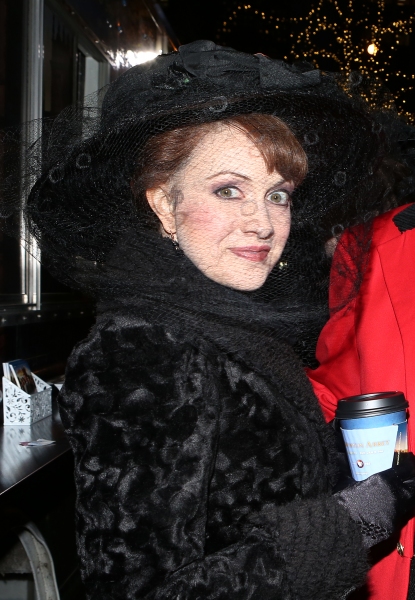 Photo Coverage: A GENTLEMAN'S GUIDE TO LOVE AND MURDER Cast Has Afternoon Tea at Downton Abbey Food Truck! Image