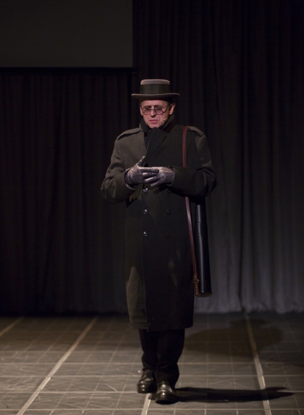 Photo Flash: First Look at Mikhail Baryshnikov and More in Shakespeare Theatre Company's MAN IN CASE Image