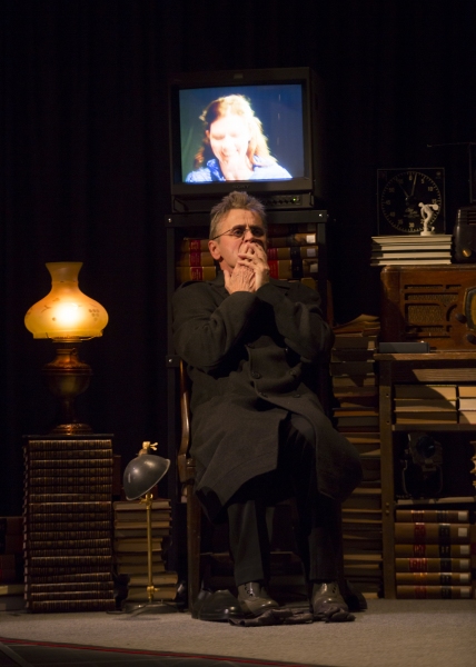 Photo Flash: First Look at Mikhail Baryshnikov and More in Shakespeare Theatre Company's MAN IN CASE Image