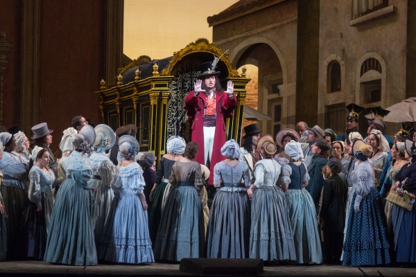 Photo Flash: First Look at Anna Netrebko in Donizetti's L'ELISIR D'AMORE Image