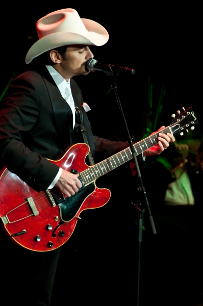 Photo Flash: Brad Paisley and More at Nashville Symphony's 'Midwinter Night's Dream' Ball 