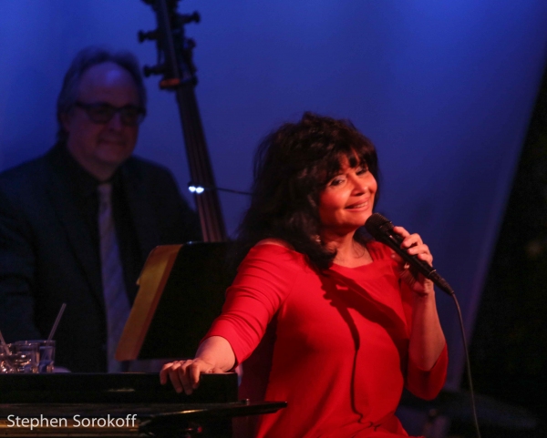 Photo Coverage: Karen Wyman Brings SECOND TIME AROUND to Metropolitan Room Image
