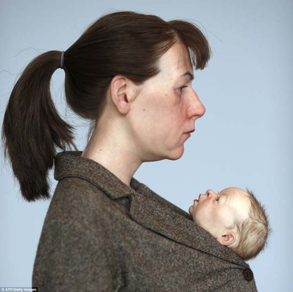 Photo Flash: Ron Mueck - Is it Real, or is it Art? 