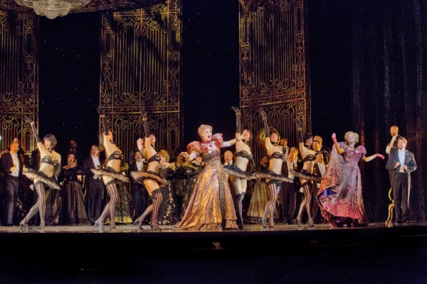 Photo Flash: First Look at Danny Burstein and Betsy Wolfe and More in The Met's DIE FLEDERMAUS Image