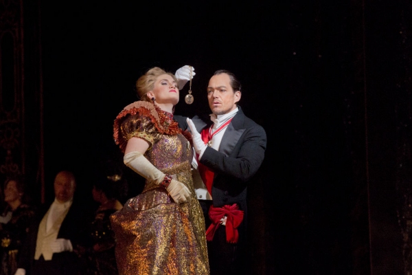 Photo Flash: First Look at Danny Burstein and Betsy Wolfe and More in The Met's DIE FLEDERMAUS Image