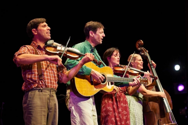 Photo Flash: First Look at Milwaukee Rep's WOODY SEZ Image