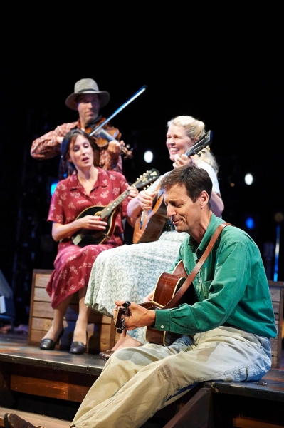 Photo Flash: First Look at Milwaukee Rep's WOODY SEZ Image