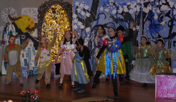 Photo Flash: Look Back - Beijing Playhouse Academy of Performing Arts' SNOW KING AND QUEEN Image