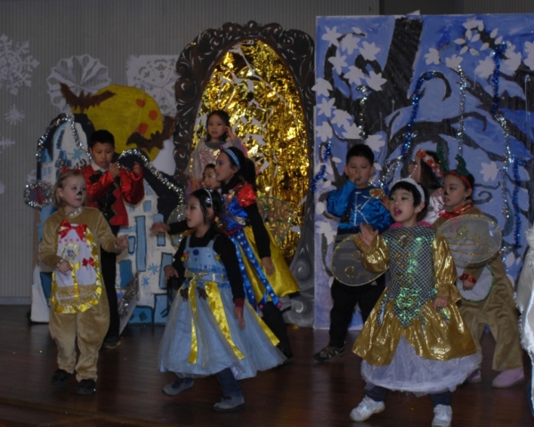 Photo Flash: Look Back - Beijing Playhouse Academy of Performing Arts' SNOW KING AND QUEEN Image