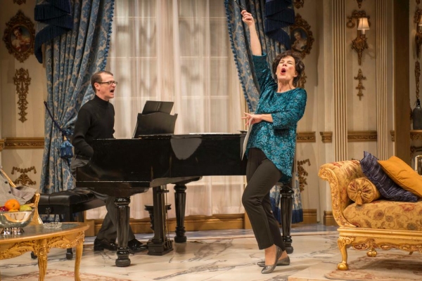 Photo Flash: First Look at Hollis Resnik in Milwaukee Rep's END OF THE RAINBOW Image
