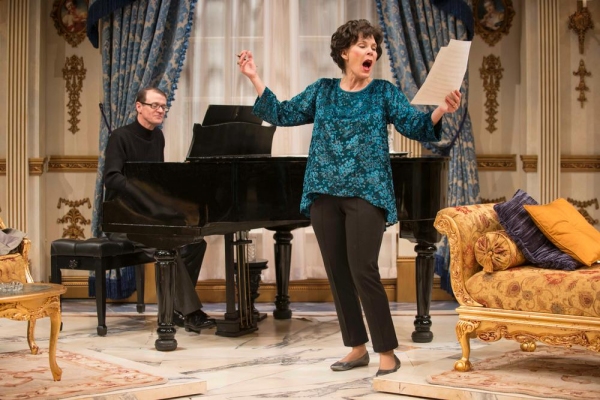 Photo Flash: First Look at Hollis Resnik in Milwaukee Rep's END OF THE RAINBOW Image