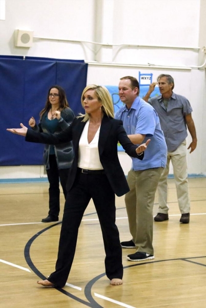 Photo Flash: First Look at Jane Krakowski & Jesse Eisenberg on ABC's MODERN FAMILY Image