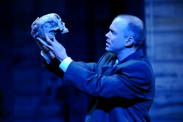 Photo Flash: First Look at Cincy Shakespeare's HAMLET, Opening Tonight Image