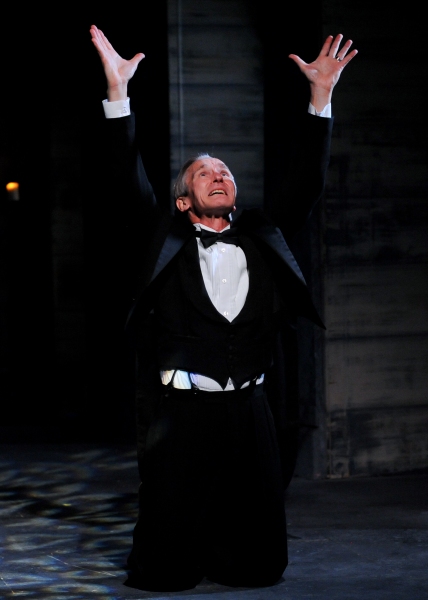 Photo Flash: First Look at Cincy Shakespeare's HAMLET, Opening Tonight Image