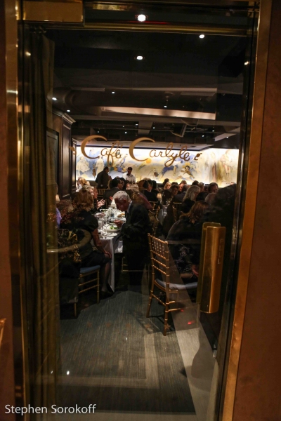 Photo Coverage: Broadway-Bound Sutton Foster Returns to the Cafe Carlyle! Image