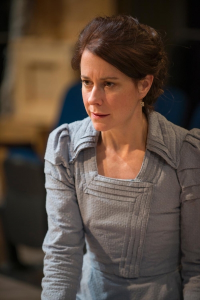 Photo Flash: First Look at Writers Theatre's HEDDA GABLER, Now Playing Through 3/16 Image
