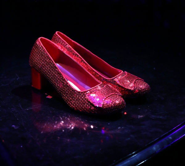 Photo Coverage: A Peek Inside BROADWAYWORLD.COM VISITS OZ Rehearsals Image