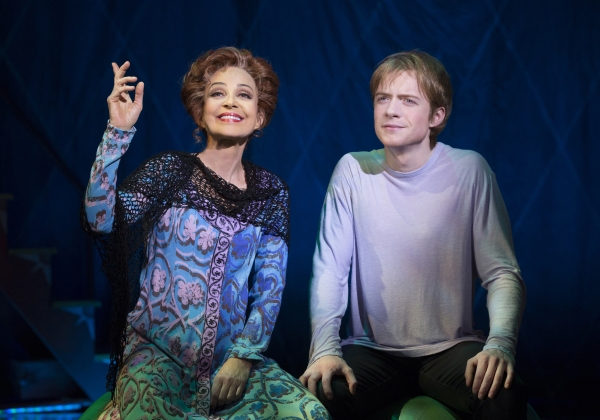 Photo Flash: First Look at Annie Potts in PIPPIN on Broadway!  Image