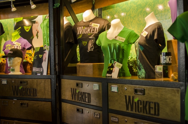 Photo Coverage: WICKED Holds Press Preview in Manila Image