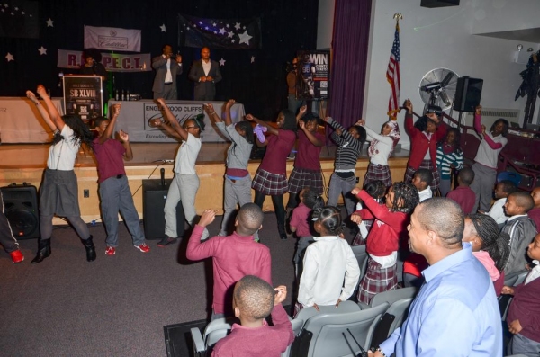 Photo Flash: Former Giants Players Surprise East Orange Guidance Counselor with Super Bowl Tickets Image