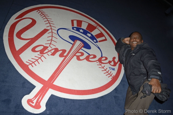 Photo Flash: Former New York Yankee Billy Sample Visits Broadway's BRONX BOMBERS Image