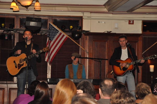Photo Coverage: Ryan Kelly and Neil Byrne Acoustic By Candlelight Tour Stops at Rory Dolan's Image