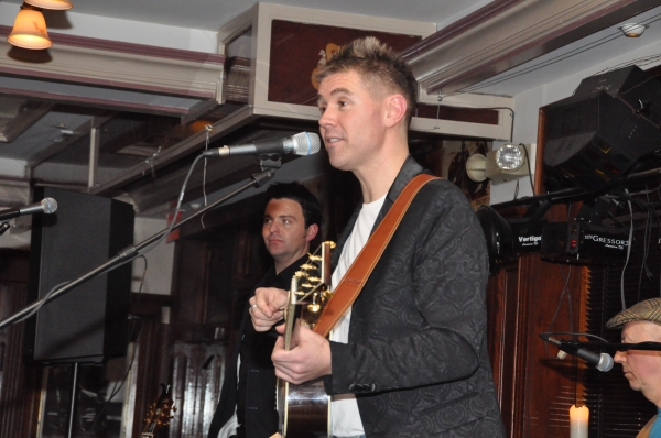 Photo Coverage: Ryan Kelly and Neil Byrne Acoustic By Candlelight Tour Stops at Rory Dolan's Image