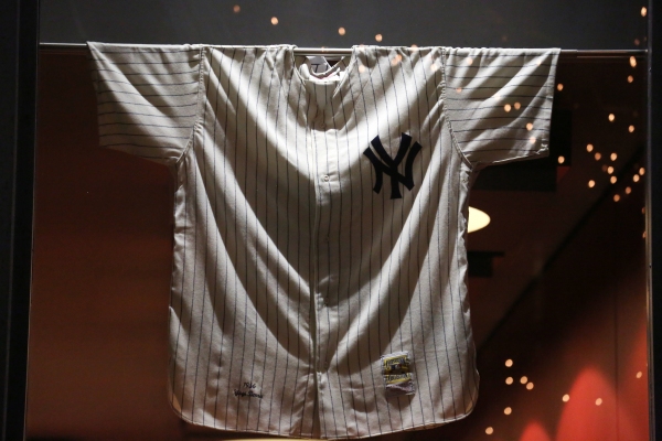 Photo Coverage: Yankees Arrive on Broadway- BRONX BOMBERS Takes Opening Night Bows! Image