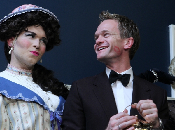 Photo Flash: Harvard's Hasty Pudding Theatricals Honor Neil Patrick Harris as 2014 Man of the Year Image