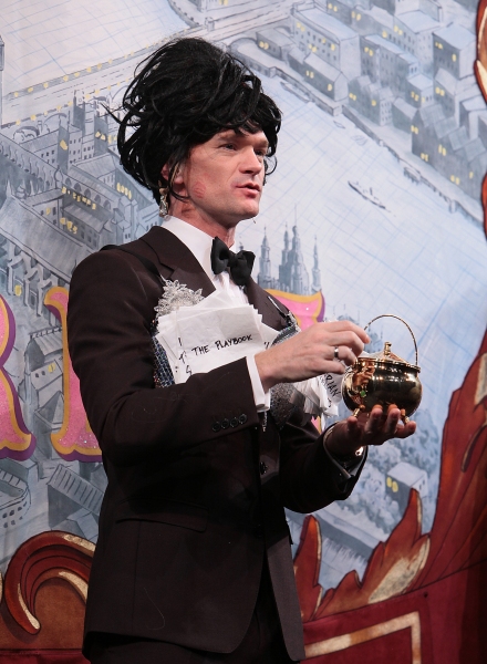 Photo Flash: Harvard's Hasty Pudding Theatricals Honor Neil Patrick Harris as 2014 Man of the Year Image