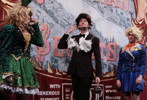 Photo Flash: Harvard's Hasty Pudding Theatricals Honor Neil Patrick Harris as 2014 Man of the Year Image