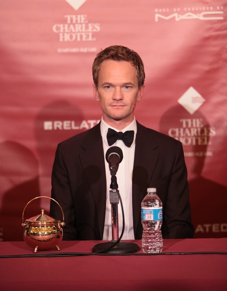 Photo Flash: Harvard's Hasty Pudding Theatricals Honor Neil Patrick Harris as 2014 Man of the Year Image