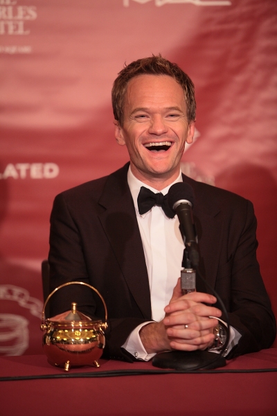 Photo Flash: Harvard's Hasty Pudding Theatricals Honor Neil Patrick Harris as 2014 Man of the Year Image