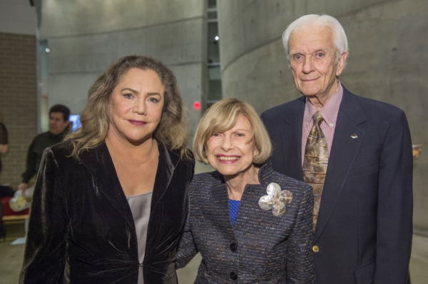 Photo Flash: First Look at Kathleen Turner, Rachel Ann Weiss and More in Opening Night of MOTHER COURAGE at Arena Stage Image
