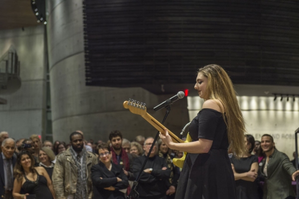 Photo Flash: First Look at Kathleen Turner, Rachel Ann Weiss and More in Opening Night of MOTHER COURAGE at Arena Stage Image